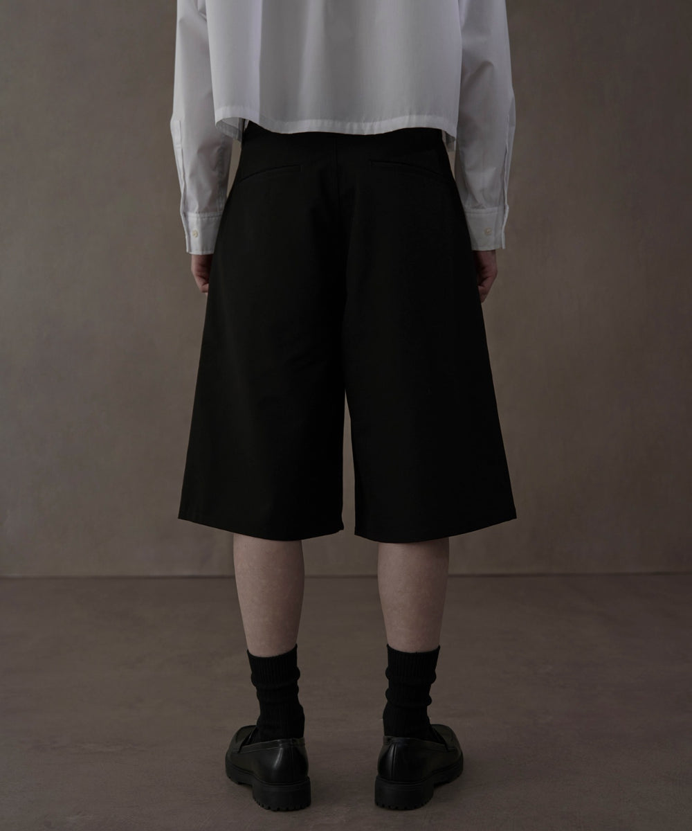 ブラック　モデル：180㎝ L着用