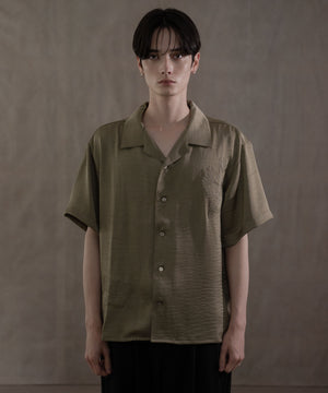 カーキ　モデル：180㎝　L着用