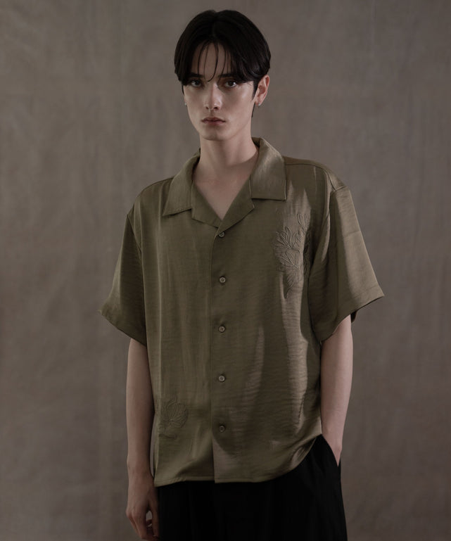 カーキ　モデル：180㎝　L着用