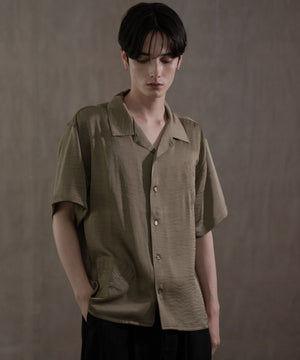 カーキ　モデル：180㎝　L着用