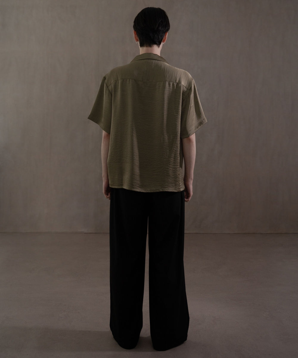 カーキ　モデル：180㎝　L着用