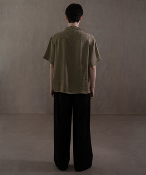 カーキ　モデル：180㎝　L着用