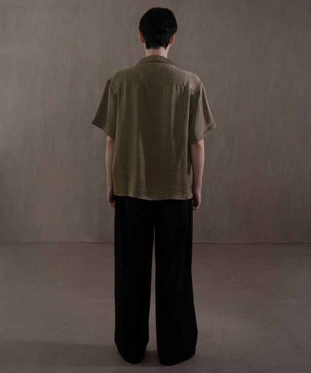 カーキ　モデル：180㎝　L着用