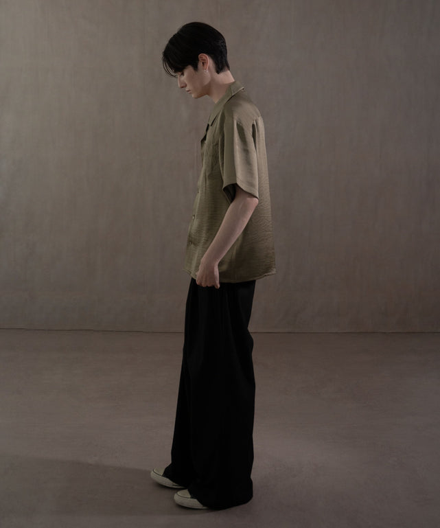 カーキ　モデル：180㎝　L着用