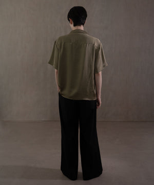 カーキ　モデル：180㎝　L着用