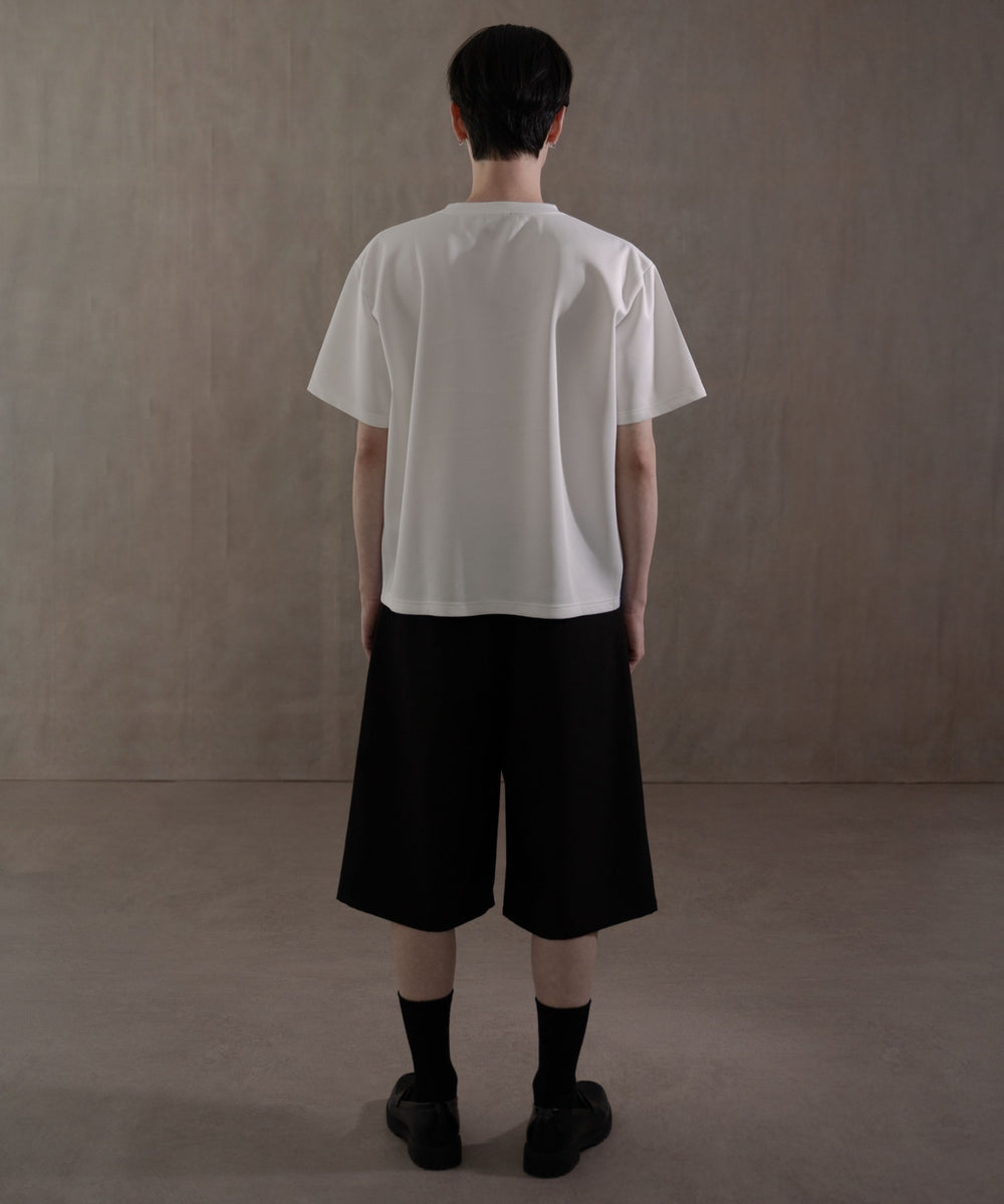 ホワイト　モデル：180㎝　L着用