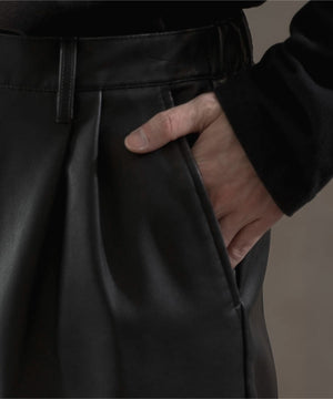 合皮タックワイドトラウザー