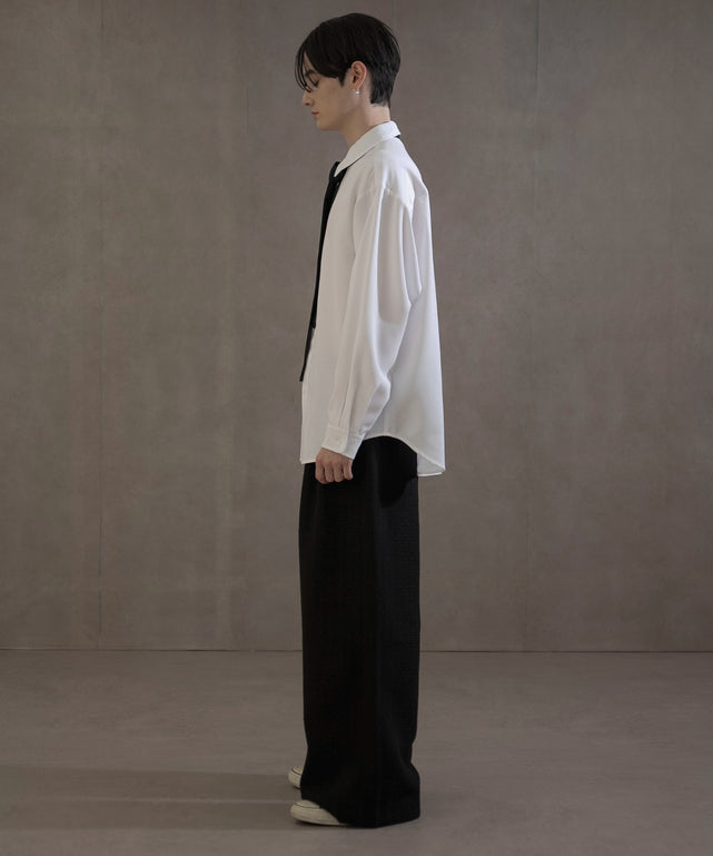 ホワイト　モデル：180㎝　L着用