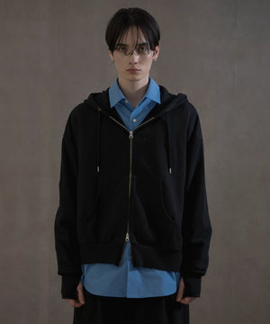 ブラック　モデル：180㎝　L着用