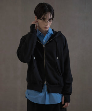 ブラック　モデル：180㎝　L着用