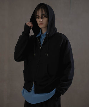 ブラック　モデル：180㎝　L着用