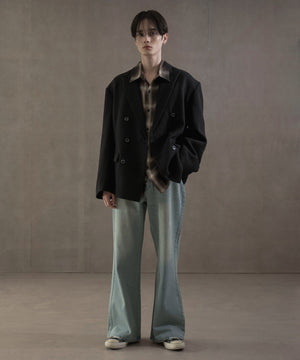 デニム淡加工　モデル：180㎝　L着用