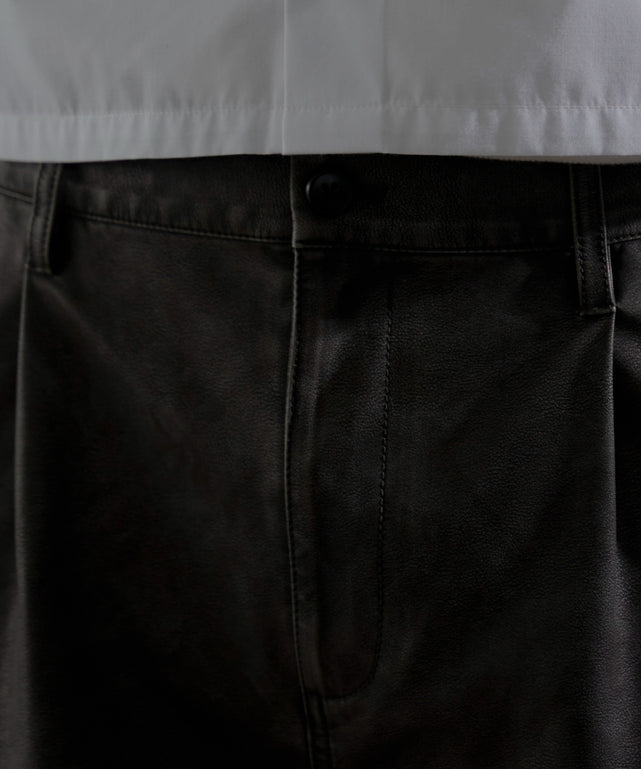 合皮バギーZIPポケットショーツ