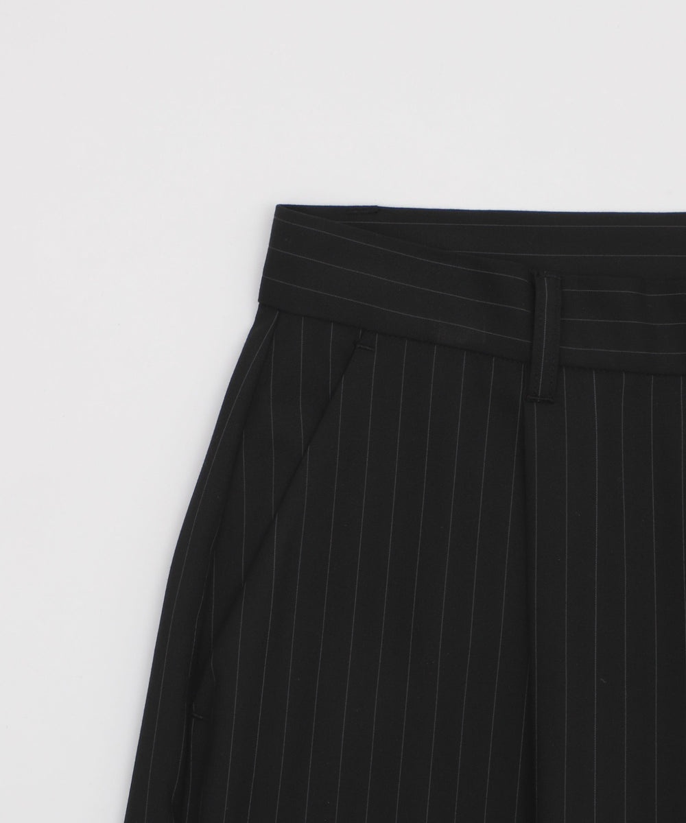 ピンストライプタックワイドスラックス