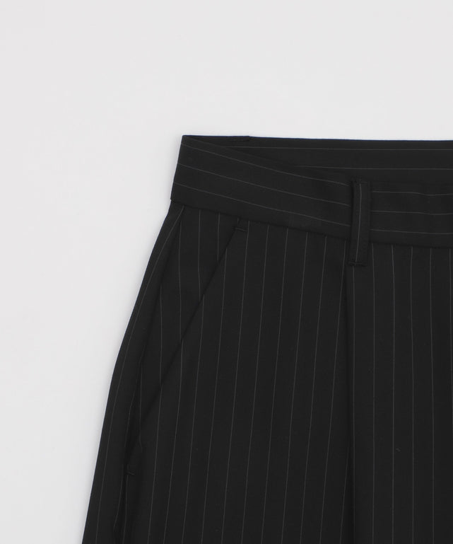 ピンストライプタックワイドスラックス