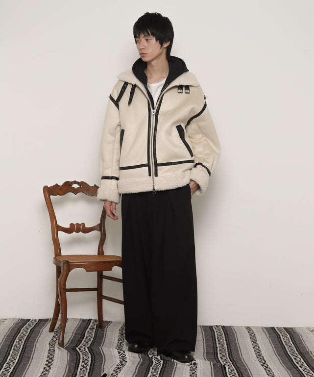 Lベージュ モデル：180cm L着用