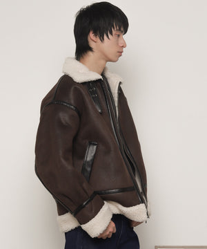 ブラウン モデル：180cm L着用