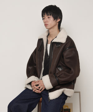 ブラウン モデル：180cm L着用