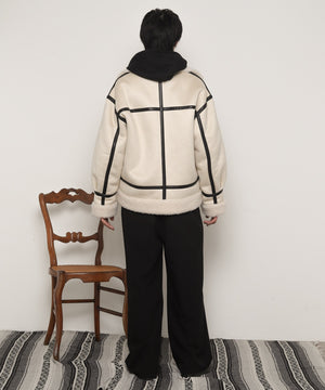 Lベージュ モデル：180cm L着用