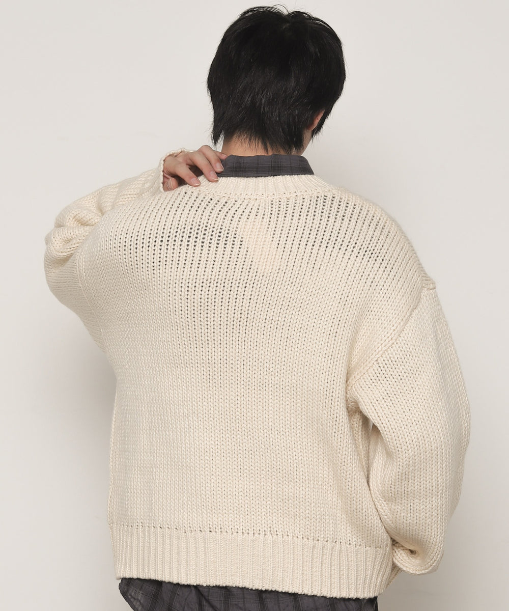 ｵﾌﾎﾜｲﾄ モデル：180cm L着用