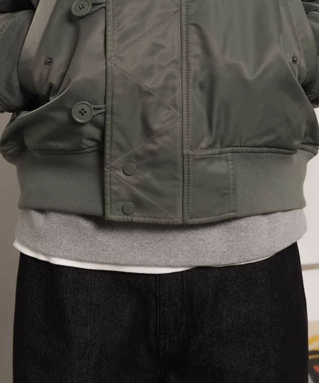 ナイロンスタンドブルゾン