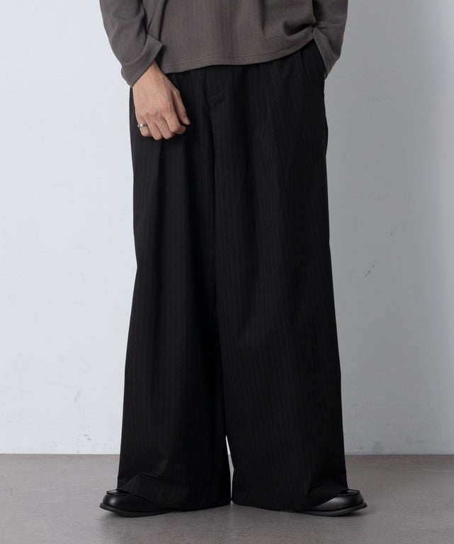ブラックストライプ モデル：180cm L着用