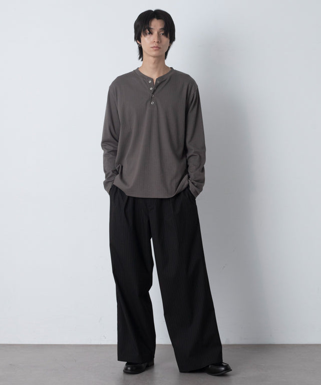 ブラックストライプ モデル：180cm L着用