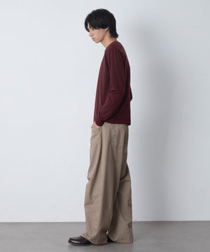 レッドボーダー モデル：180cm L着用