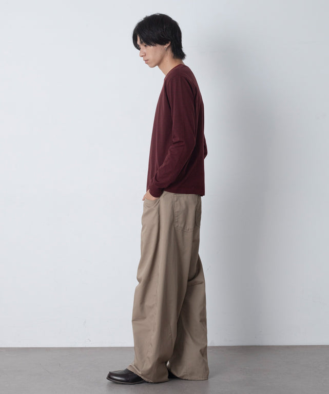 レッドボーダー モデル：180cm L着用