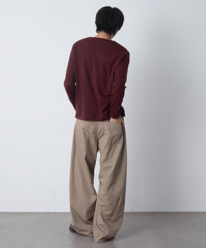 レッドボーダー モデル：180cm L着用