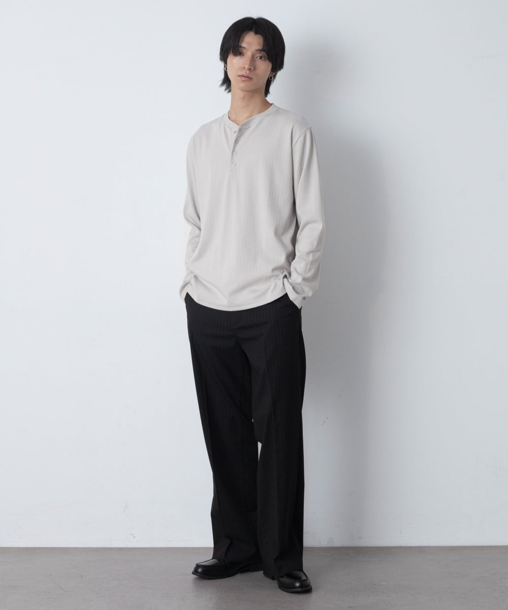 オフホワイト モデル：180cm L着用