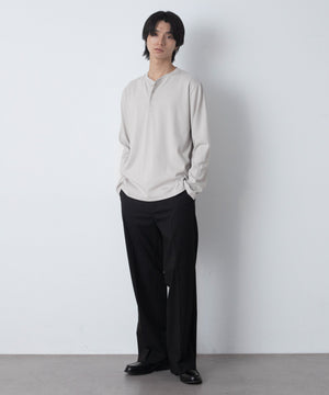 オフホワイト モデル：180cm L着用