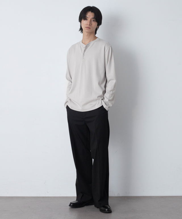 オフホワイト モデル：180cm L着用