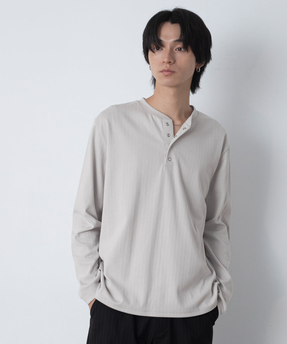オフホワイト モデル：180cm L着用