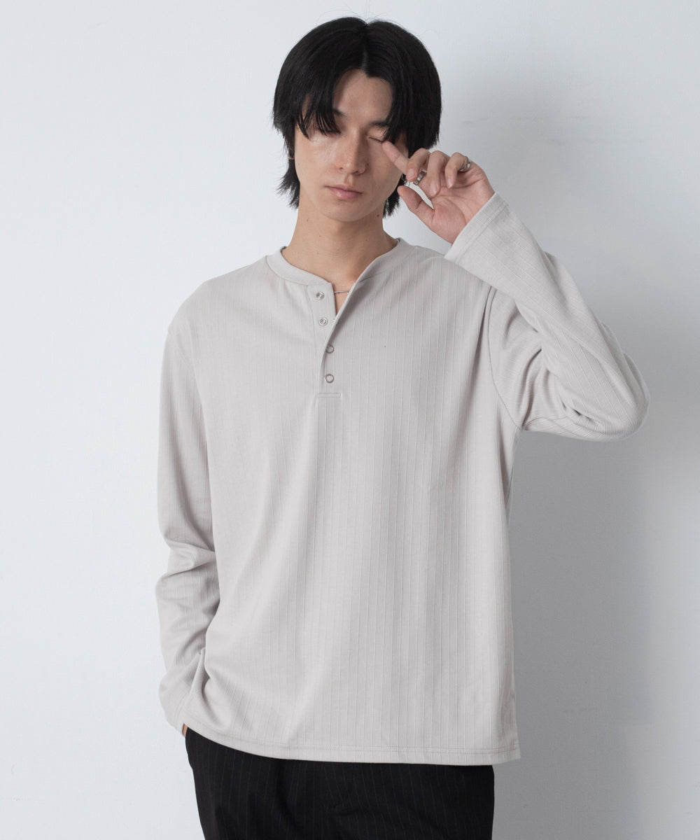 オフホワイト モデル：180cm L着用