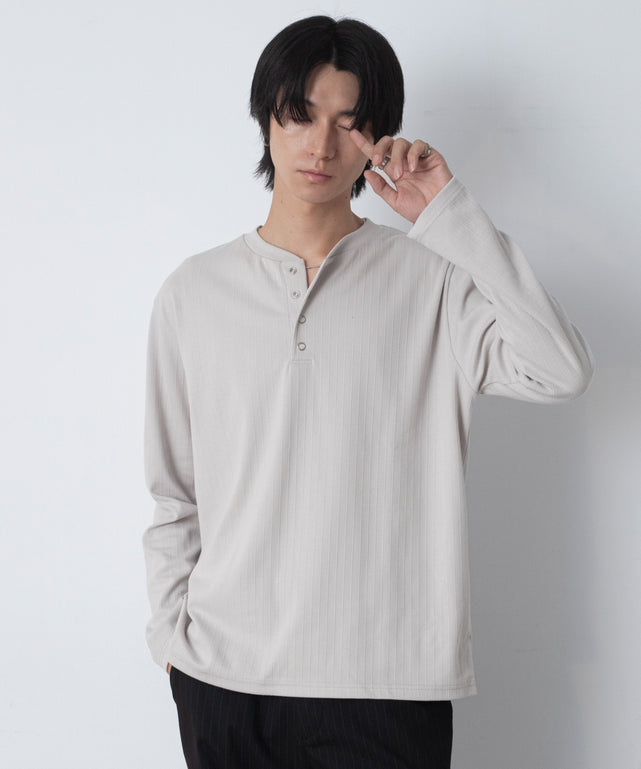 オフホワイト モデル：180cm L着用