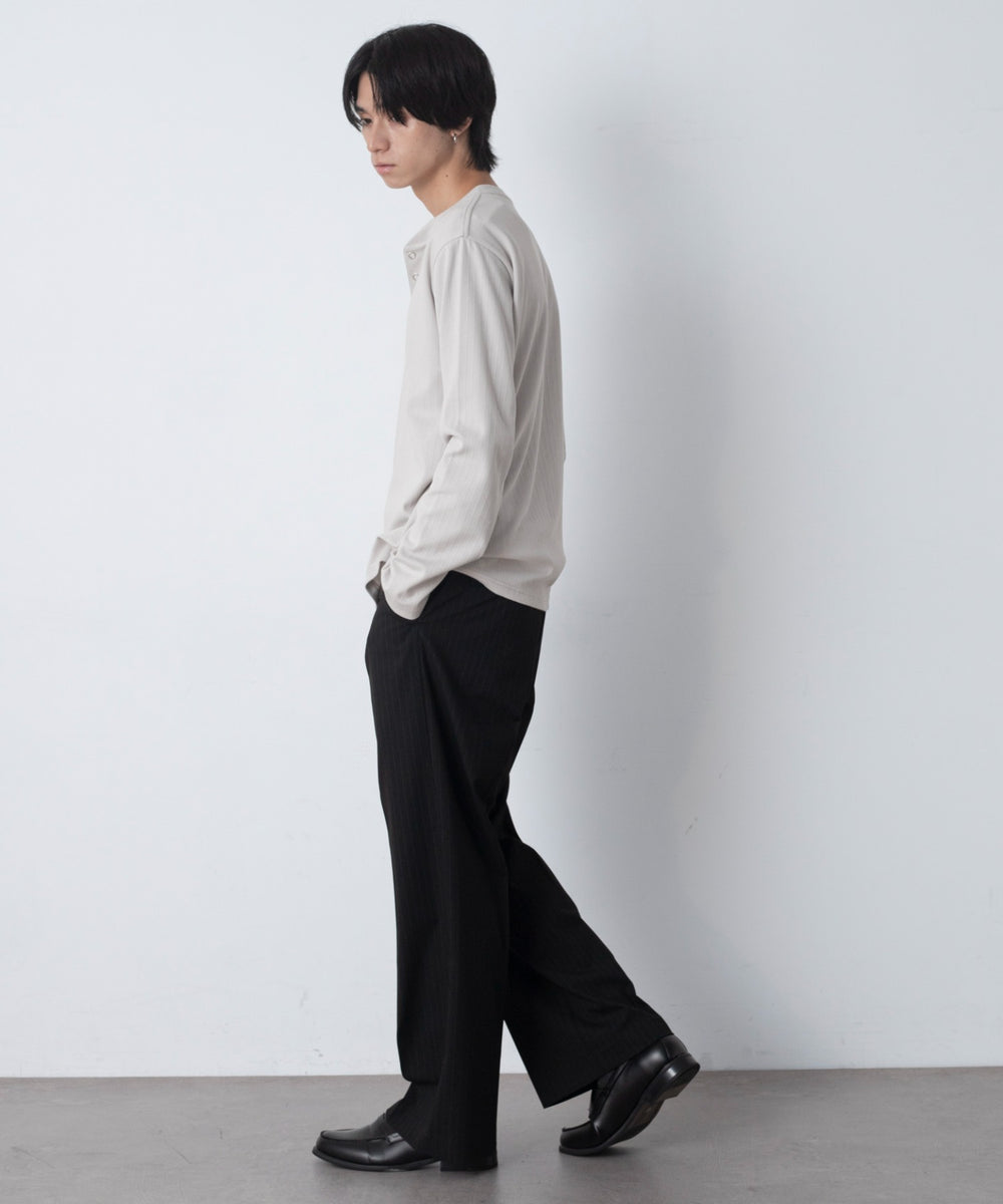 オフホワイト モデル：180cm L着用