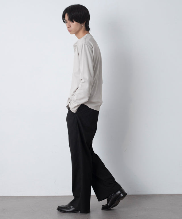 オフホワイト モデル：180cm L着用