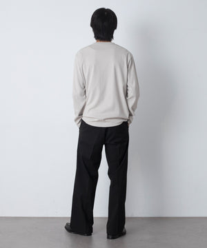 オフホワイト モデル：180cm L着用