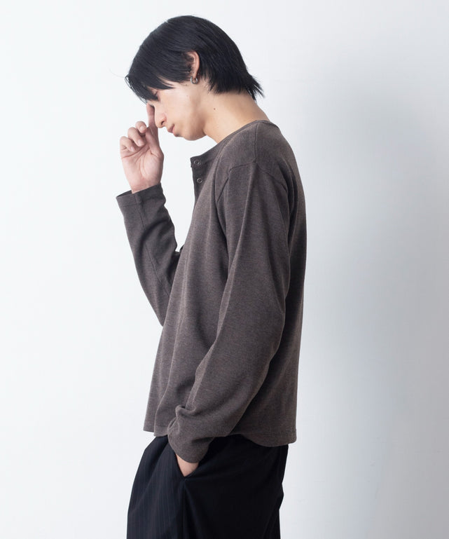 ブラウン モデル：180cm L着用