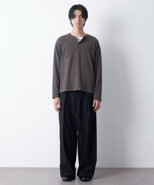 ブラウン モデル：180cm L着用