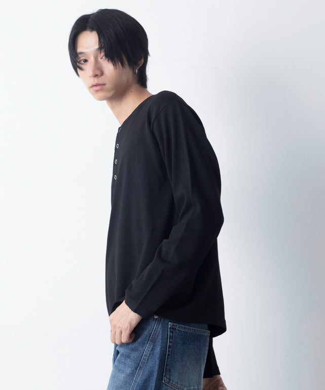 ブラック モデル：180cm L着用