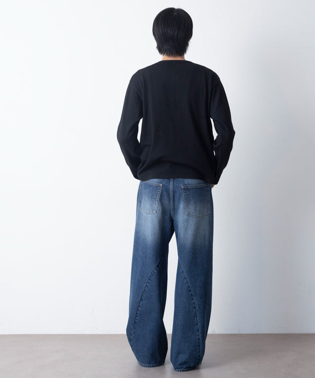 ブラック モデル：180cm L着用