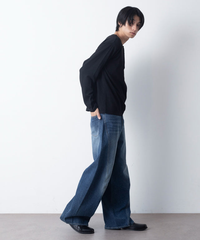 ブラック モデル：180cm L着用