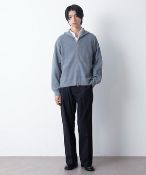 グレー モデル：180cm L着用