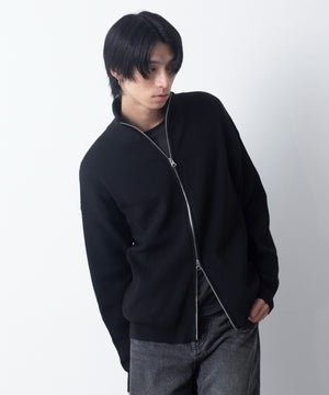 ブラック モデル：180cm L着用