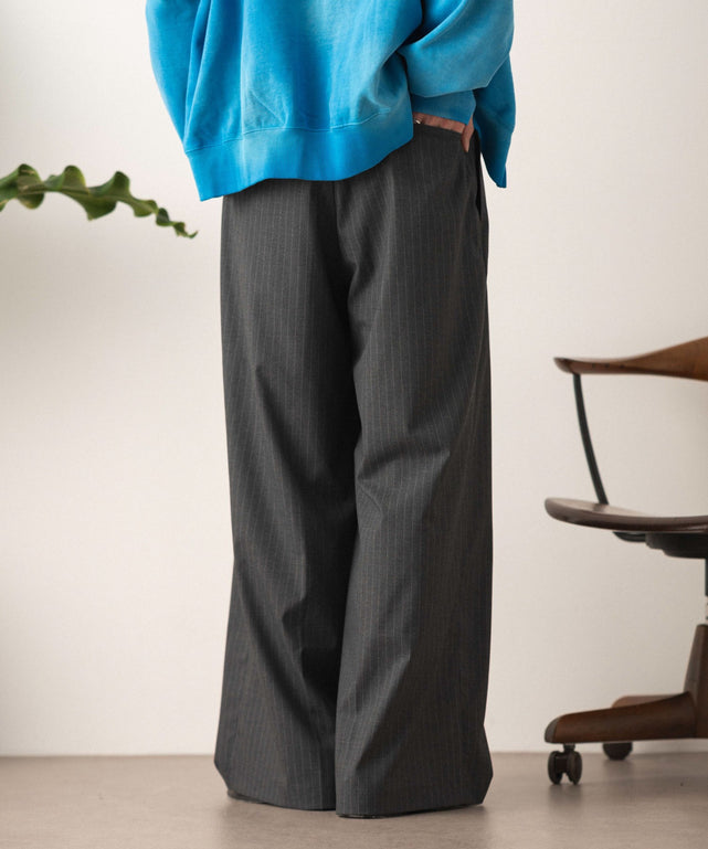 グレーストライプ モデル：180cm L着用