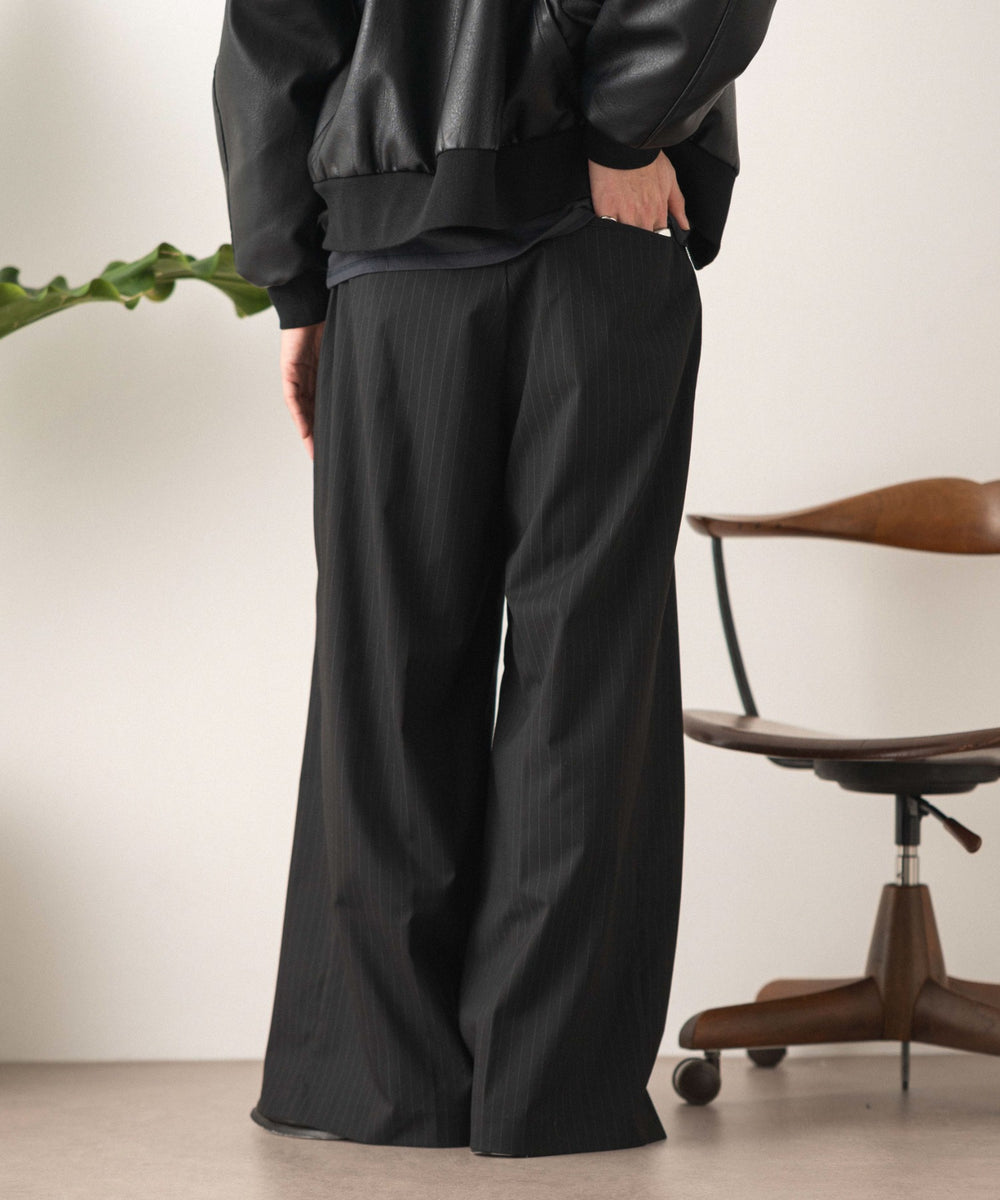 ブラックストライプ モデル：180cm L着用