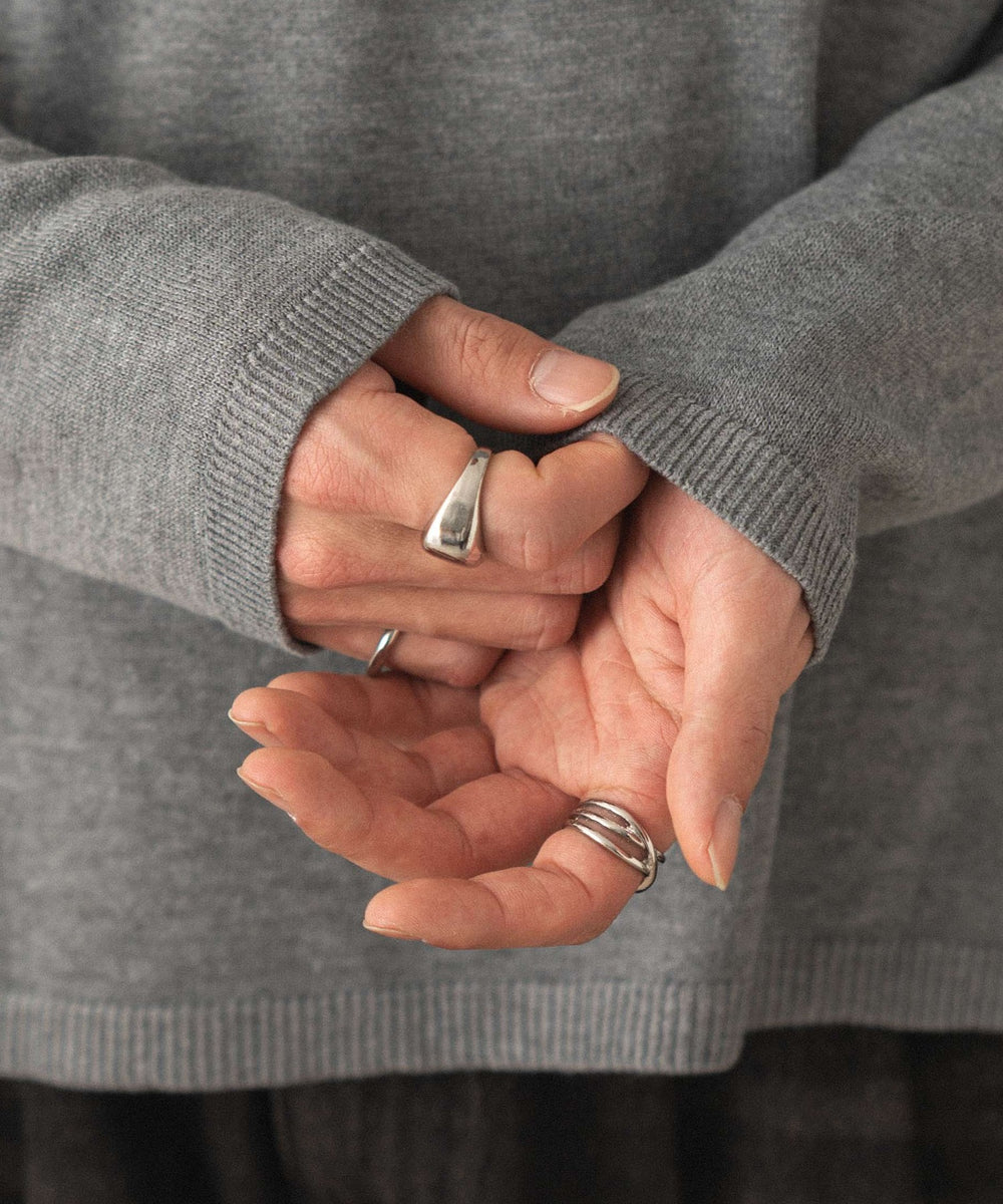 リングドットヘンリーネックプルオーバー