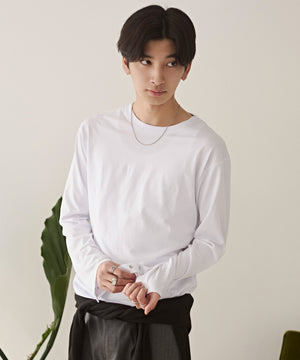 ホワイト モデル：180cm L着用